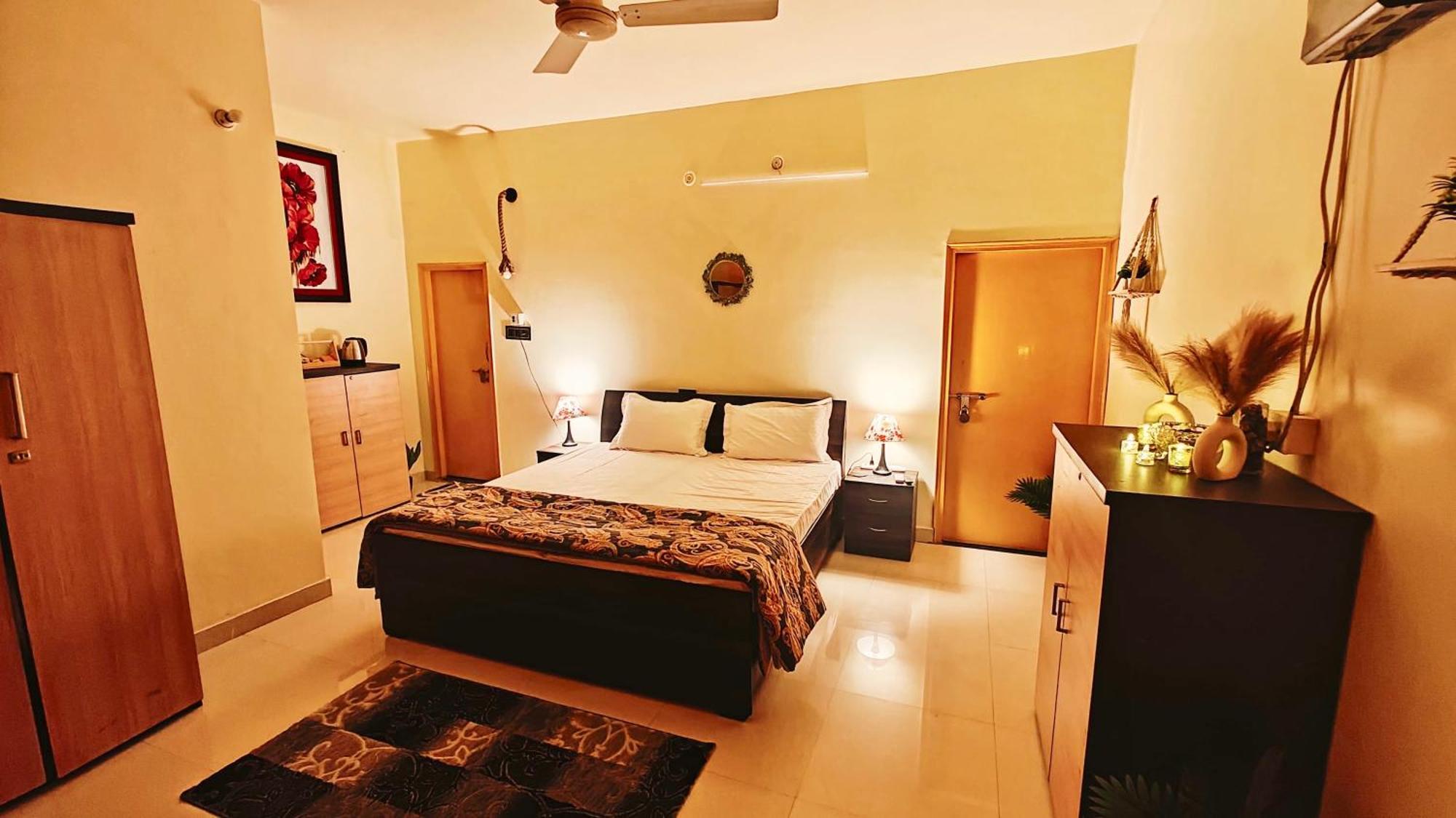The Yellow House - Couple'S Getaway In Gomti Nagar- 1 Bhk Lucknow Exterior foto