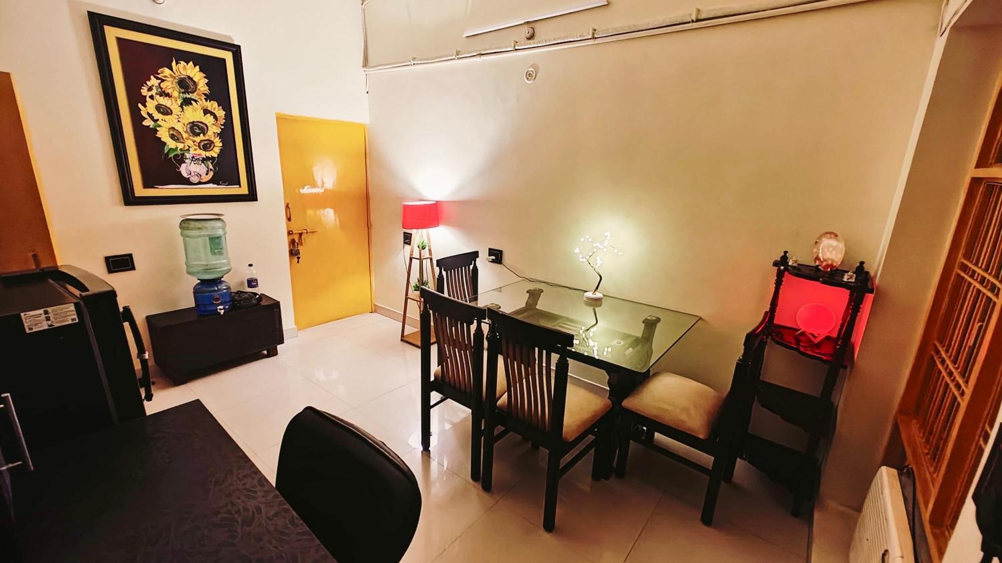 The Yellow House - Couple'S Getaway In Gomti Nagar- 1 Bhk Lucknow Exterior foto